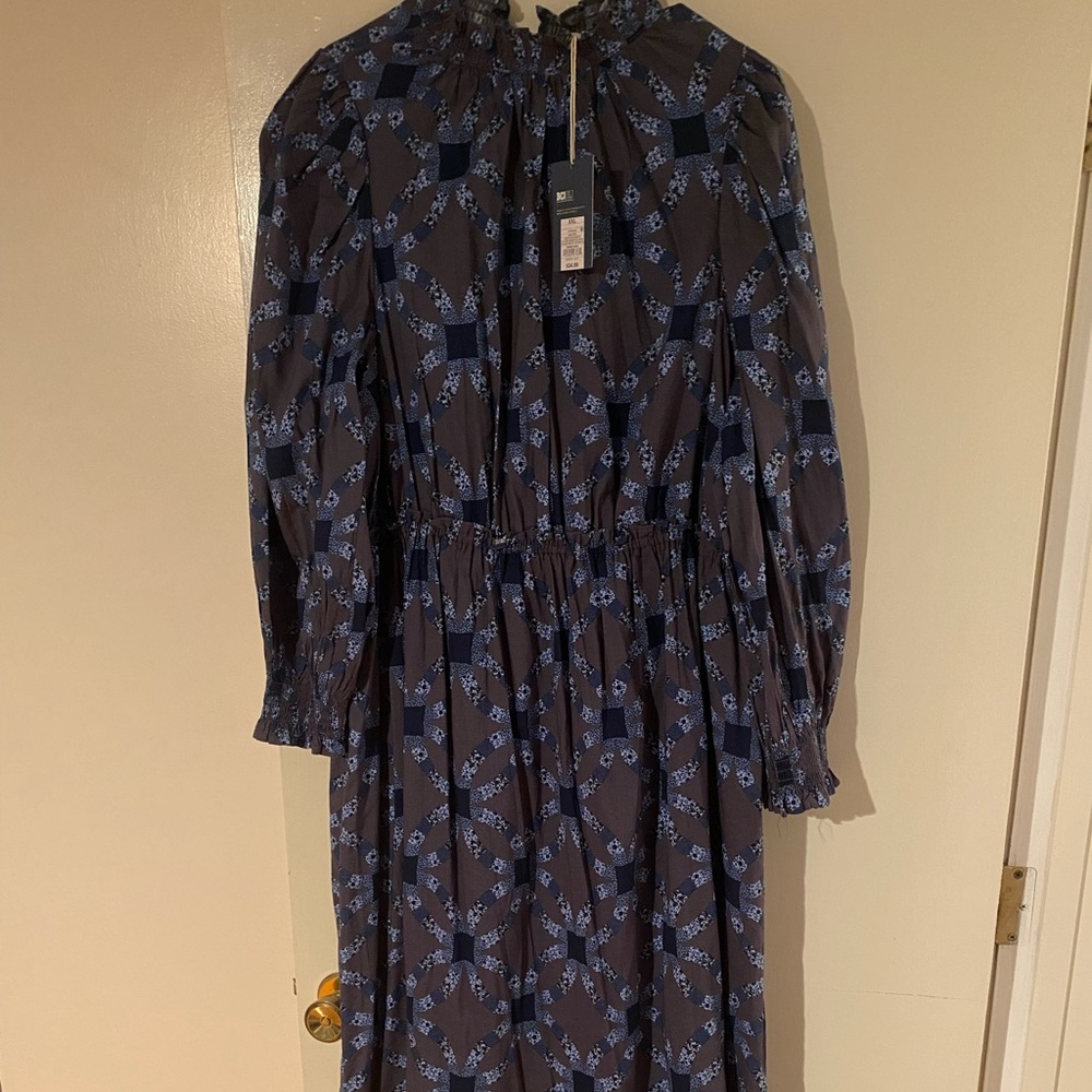 Long Universal Standard dress. Maxi